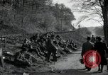 Standbild deutsche Zivilisten am östlichen Ufer der Mulde Grimma Deutschland, 1945, aus Sekunde 19 historischem Filmmaterial Videoclip 65675073903