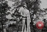 Standbild USA Soldat Deutschland, 1945, aus Sekunde 17 historischem Filmmaterial Videoclip 65675073904