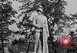 Standbild USA Soldat Deutschland, 1945, aus Sekunde 23 historischem Filmmaterial Videoclip 65675073904
