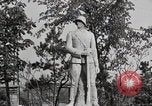 Standbild USA Soldat Deutschland, 1945, aus Sekunde 29 historischem Filmmaterial Videoclip 65675073904