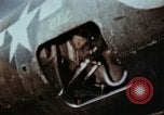 Standbild US-B-26 Marauder Bomber wird bereit für die Mission Deutschland, 1945, aus Sekunde 10 historischem Filmmaterial Videoclip 65675073920