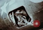 Standbild US-B-26 Marauder Bomber wird bereit für die Mission Deutschland, 1945, aus Sekunde 14 historischem Filmmaterial Videoclip 65675073920