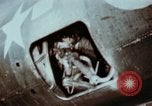 Standbild US-B-26 Marauder Bomber wird bereit für die Mission Deutschland, 1945, aus Sekunde 15 historischem Filmmaterial Videoclip 65675073920