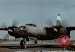 Standbild US-B-26 Marauder Bomber wird bereit für die Mission Deutschland, 1945, aus Sekunde 28 historischem Filmmaterial Videoclip 65675073920