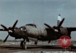 Standbild US-B-26 Marauder Bomber wird bereit für die Mission Deutschland, 1945, aus Sekunde 37 historischem Filmmaterial Videoclip 65675073920
