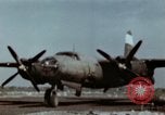 Standbild US-B-26 Marauder Bomber wird bereit für die Mission Deutschland, 1945, aus Sekunde 39 historischem Filmmaterial Videoclip 65675073920