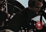 Standbild US-B-26 Marauder Bomber wird bereit für die Mission Deutschland, 1945, aus Sekunde 58 historischem Filmmaterial Videoclip 65675073920