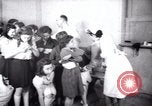 Immagine di Jewish i bambini rifugiati Haifa in Palestina, 1945, secondo 6 filmato di repertorio 65675073936