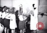 Immagine di Jewish i bambini rifugiati Haifa in Palestina, 1945, secondo 9 filmato di repertorio 65675073936
