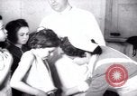 Immagine di Jewish i bambini rifugiati Haifa in Palestina, 1945, secondo 27 filmato di repertorio 65675073936