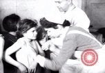 Immagine di Jewish i bambini rifugiati Haifa in Palestina, 1945, secondo 31 filmato di repertorio 65675073936