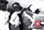 Immagine di Jewish i bambini rifugiati Haifa in Palestina, 1945, secondo 38 filmato di repertorio 65675073936