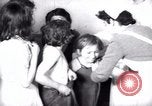 Immagine di Jewish i bambini rifugiati Haifa in Palestina, 1945, secondo 39 filmato di repertorio 65675073936