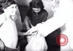 Immagine di Jewish i bambini rifugiati Haifa in Palestina, 1945, secondo 49 filmato di repertorio 65675073936
