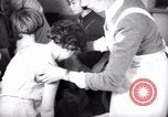 Immagine di Jewish i bambini rifugiati Haifa in Palestina, 1945, secondo 52 filmato di repertorio 65675073936