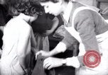 Immagine di Jewish i bambini rifugiati Haifa in Palestina, 1945, secondo 54 filmato di repertorio 65675073936