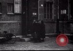 Standbild jüdische Flüchtlinge Amsterdam Niederlande, 1938, aus Sekunde 7 historischem Filmmaterial Videoclip 65675073947