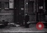 Standbild jüdische Flüchtlinge Amsterdam Niederlande, 1938, aus Sekunde 8 historischem Filmmaterial Videoclip 65675073947