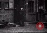 Standbild jüdische Flüchtlinge Amsterdam Niederlande, 1938, aus Sekunde 10 historischem Filmmaterial Videoclip 65675073947