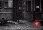 Standbild jüdische Flüchtlinge Amsterdam Niederlande, 1938, aus Sekunde 11 historischem Filmmaterial Videoclip 65675073947