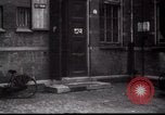 Standbild jüdische Flüchtlinge Amsterdam Niederlande, 1938, aus Sekunde 13 historischem Filmmaterial Videoclip 65675073947