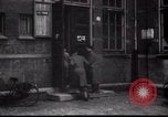 Standbild jüdische Flüchtlinge Amsterdam Niederlande, 1938, aus Sekunde 18 historischem Filmmaterial Videoclip 65675073947