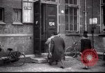 Standbild jüdische Flüchtlinge Amsterdam Niederlande, 1938, aus Sekunde 21 historischem Filmmaterial Videoclip 65675073947