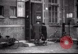 Standbild jüdische Flüchtlinge Amsterdam Niederlande, 1938, aus Sekunde 22 historischem Filmmaterial Videoclip 65675073947