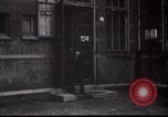 Standbild jüdische Flüchtlinge Amsterdam Niederlande, 1938, aus Sekunde 33 historischem Filmmaterial Videoclip 65675073947