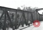 Immagine di Stati Uniti truppe Regensburg Germania, 1945, secondo 24 filmato di repertorio 65675073950