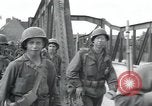 Immagine di Stati Uniti truppe Regensburg Germania, 1945, secondo 35 filmato di repertorio 65675073950
