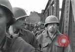 Immagine di Stati Uniti truppe Regensburg Germania, 1945, secondo 39 filmato di repertorio 65675073950