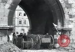 Immagine di Civili tedesco Regensburg Germania, 1945, secondo 26 filmato di repertorio 65675073951