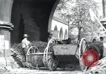 Immagine di Civili tedesco Regensburg Germania, 1945, secondo 29 filmato di repertorio 65675073951