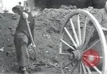 Immagine di Civili tedesco Regensburg Germania, 1945, secondo 41 filmato di repertorio 65675073951