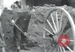 Immagine di Civili tedesco Regensburg Germania, 1945, secondo 44 filmato di repertorio 65675073951