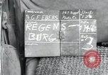 Immagine di Civili tedesco Regensburg Germania, 1945, secondo 3 filmato di repertorio 65675073952