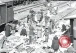 Immagine di Civili tedesco Regensburg Germania, 1945, secondo 16 filmato di repertorio 65675073952