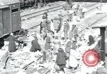 Immagine di Civili tedesco Regensburg Germania, 1945, secondo 18 filmato di repertorio 65675073952
