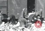 Immagine di Civili tedesco Regensburg Germania, 1945, secondo 19 filmato di repertorio 65675073952