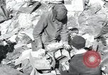 Immagine di Civili tedesco Regensburg Germania, 1945, secondo 24 filmato di repertorio 65675073952