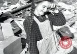 Immagine di Civili tedesco Regensburg Germania, 1945, secondo 37 filmato di repertorio 65675073952