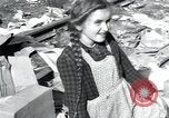 Immagine di Civili tedesco Regensburg Germania, 1945, secondo 39 filmato di repertorio 65675073952