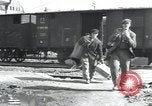 Immagine di Civili tedesco Regensburg Germania, 1945, secondo 43 filmato di repertorio 65675073952