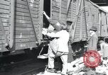 Immagine di Civili tedesco Regensburg Germania, 1945, secondo 51 filmato di repertorio 65675073952