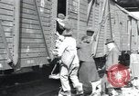 Immagine di Civili tedesco Regensburg Germania, 1945, secondo 53 filmato di repertorio 65675073952