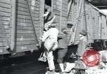 Immagine di Civili tedesco Regensburg Germania, 1945, secondo 55 filmato di repertorio 65675073952