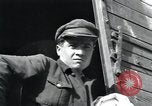 Immagine di Civili tedesco Regensburg Germania, 1945, secondo 59 filmato di repertorio 65675073952