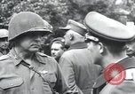Standbild Oberst Frank Dunkerly Regensburg Deutschland, 1945, aus Sekunde 8 historischem Filmmaterial Videoclip 65675073953