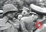 Standbild Oberst Frank Dunkerly Regensburg Deutschland, 1945, aus Sekunde 9 historischem Filmmaterial Videoclip 65675073953